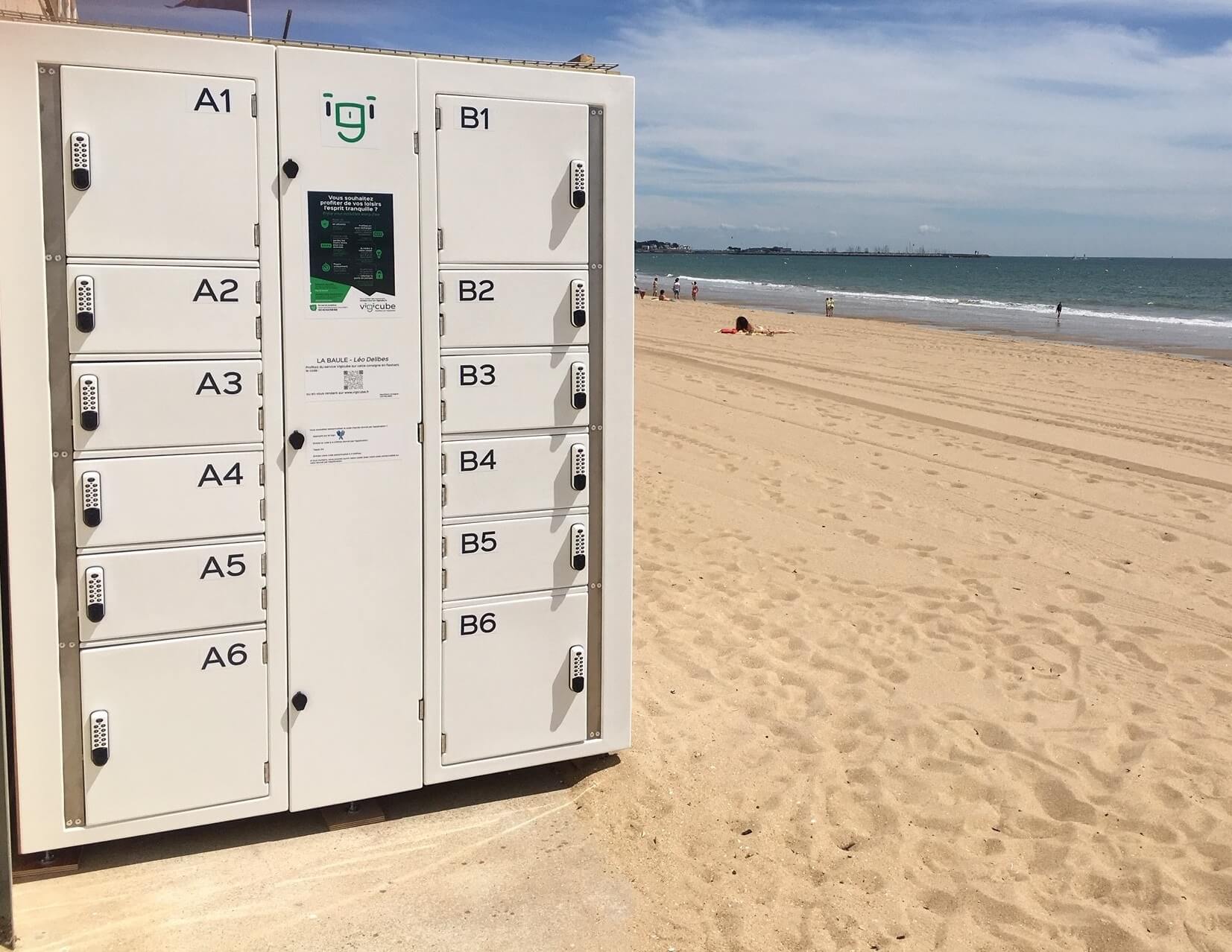 Smart-lockers-settled-in-the-famous-beach-resort-of-La-Baule